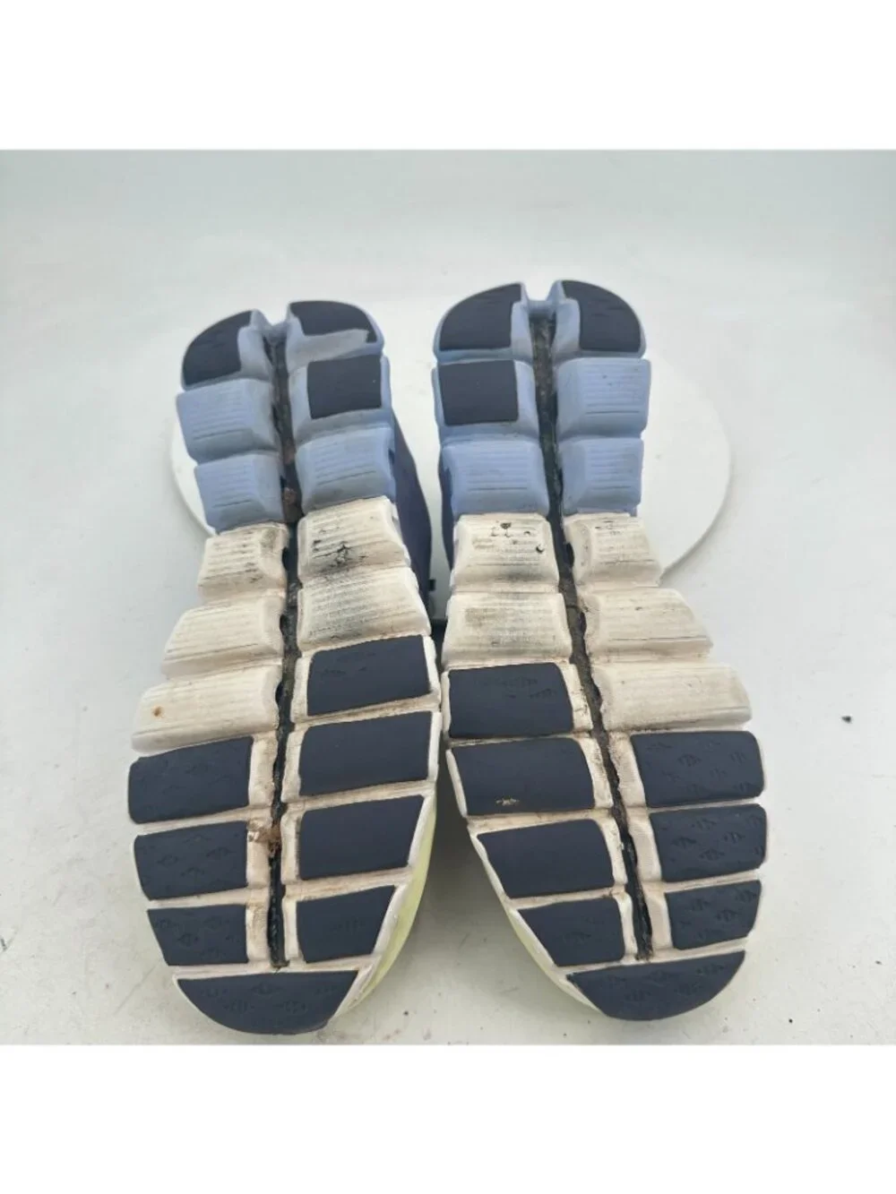 On Cloudflow Swiss Engineering Women Sz 11 35.98207 Nimbus Seedling Running Shoe